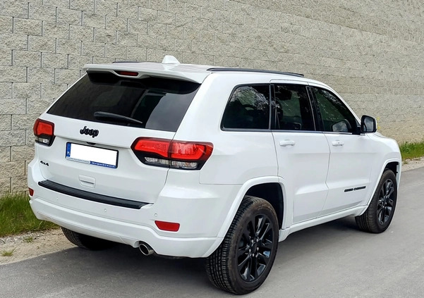 Jeep Grand Cherokee cena 102000 przebieg: 67000, rok produkcji 2018 z Łódź małe 379